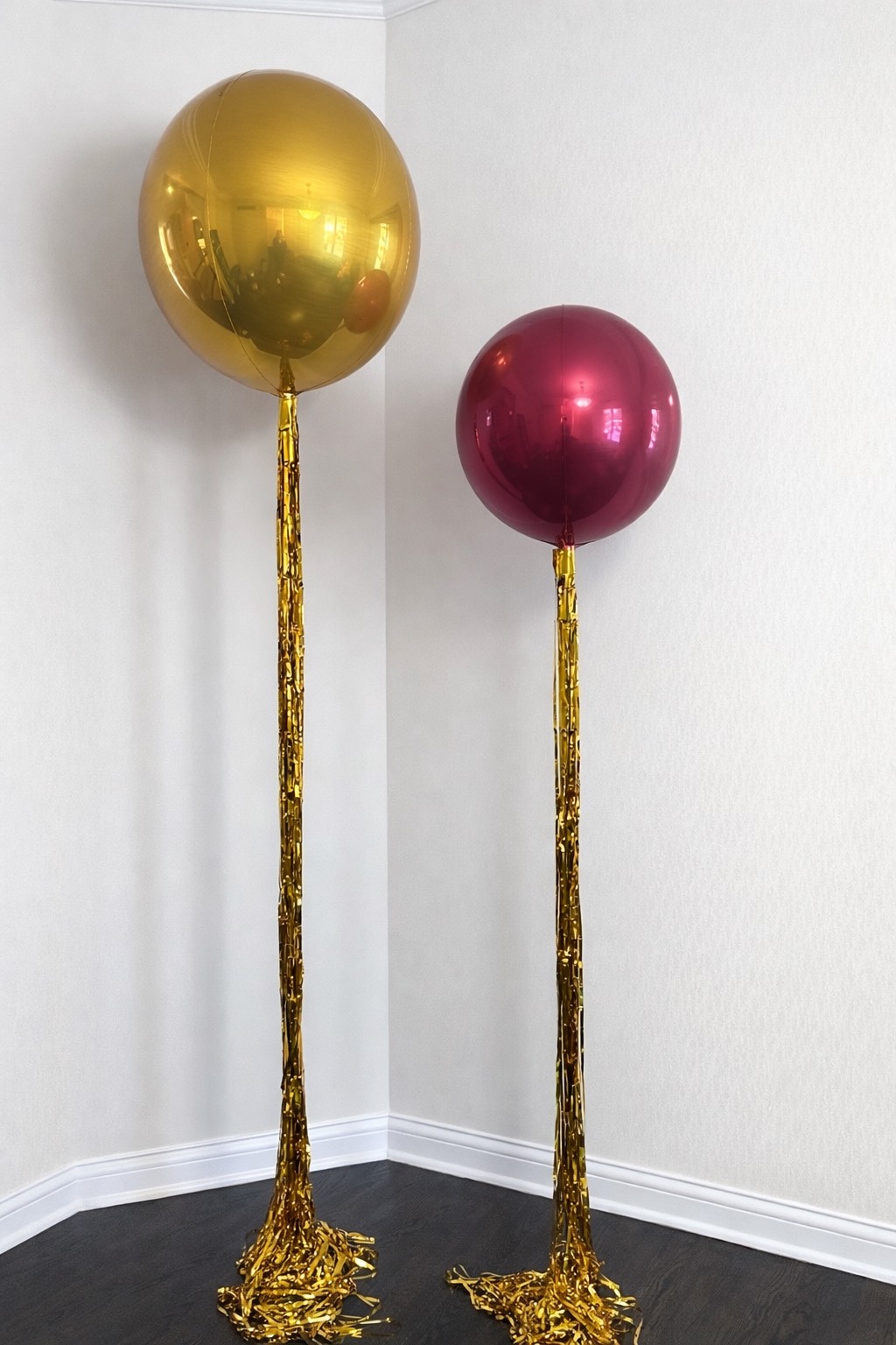 Foil Orb with basic fringe tassel